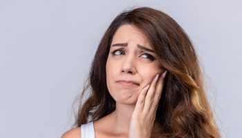 What to Do When a Toothache Strikes and Your Dental Clinic is Closed