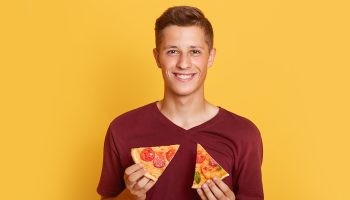 Is it okay to eat pizza with the temporary crown?
